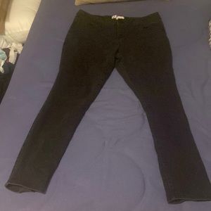 Brand: No boundaries Size: 17 Color: black